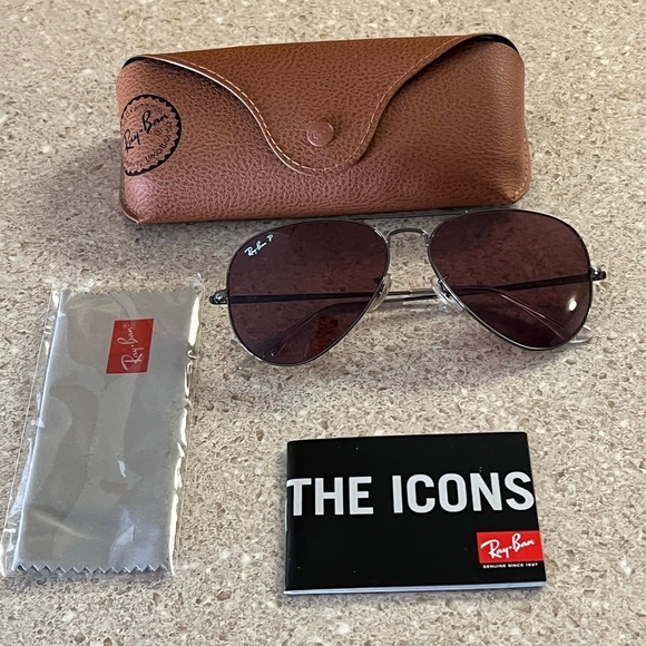 Ray-Ban RB3689 Aviator polarized Sunglasses with Case - Picture 1 of 5